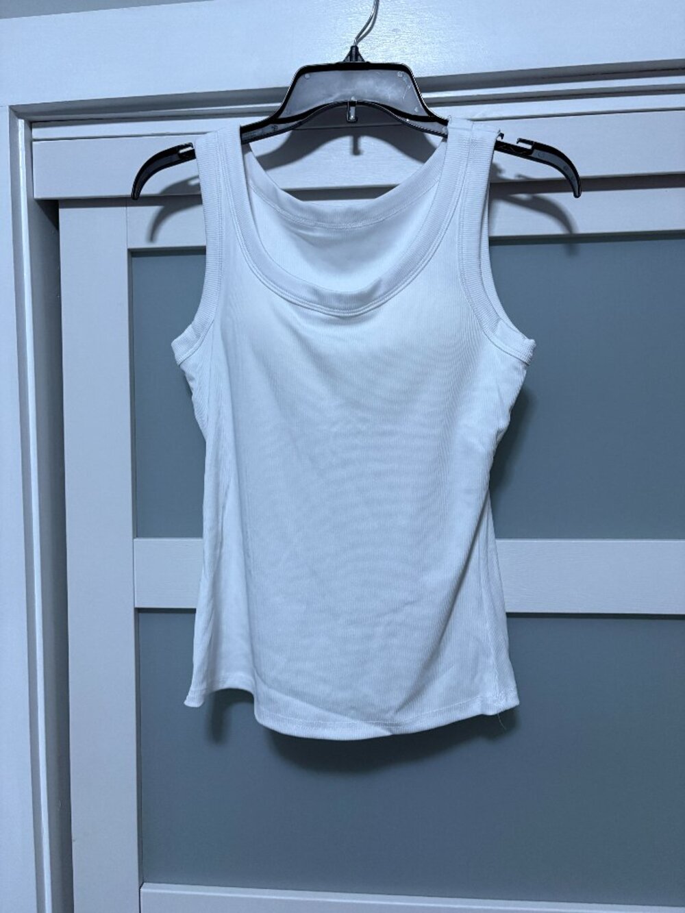 Aurmora White Ribbed Tank Top Built in padded shelf bra sz M NEW